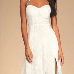 Lulu's White Floral Maxi Dress